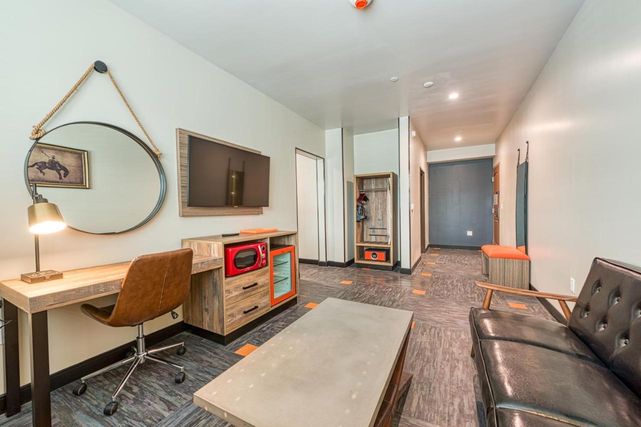 Hotel Lexen Newhall & Santa Clarita - Near Six Flags Magic Mountain エクステリア 写真