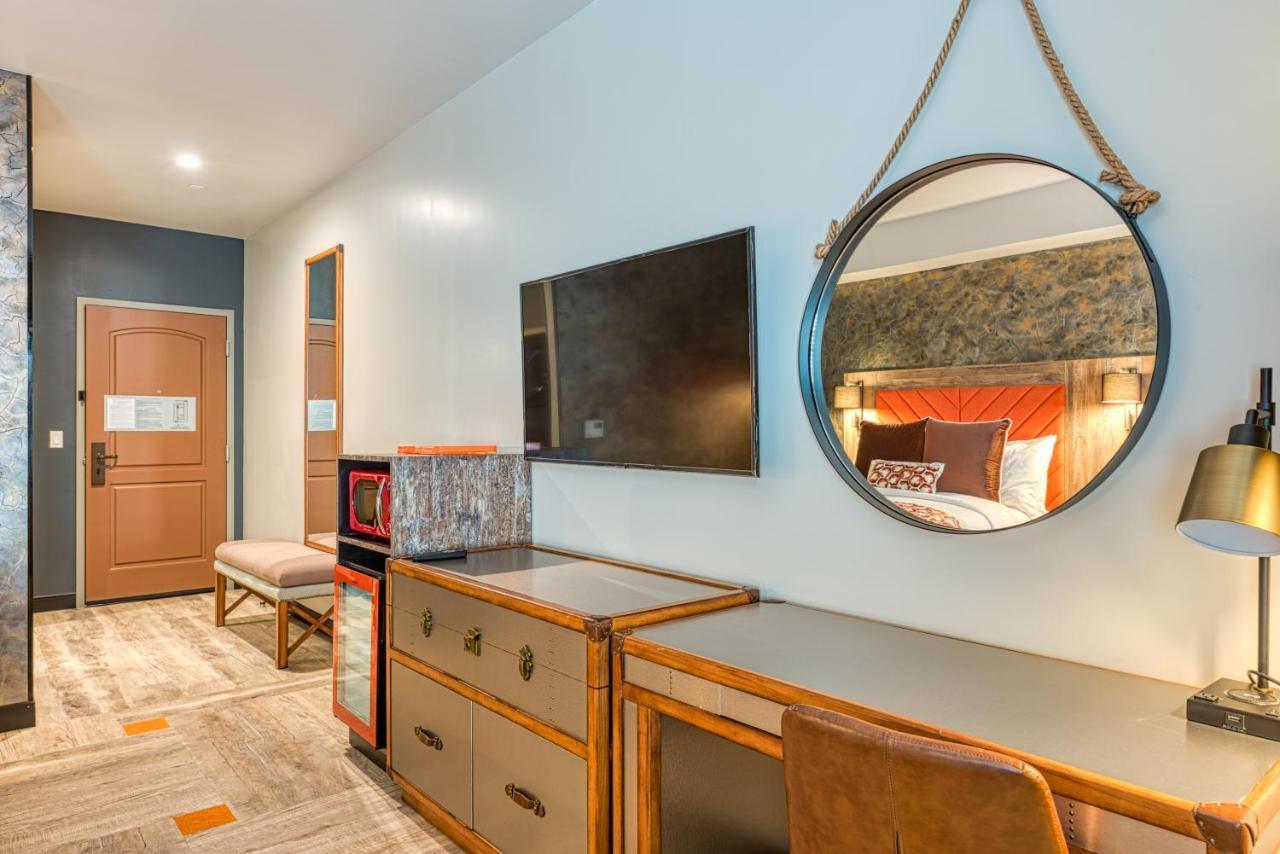 Hotel Lexen Newhall & Santa Clarita - Near Six Flags Magic Mountain エクステリア 写真
